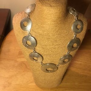 Linked silver tone circle necklace St Thomas
